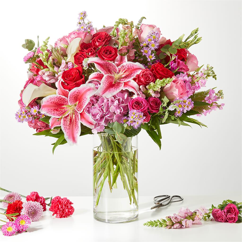 Swooning Over You - A Luxury Florist Original – Rustic Daisy Floral, Pahrump NV