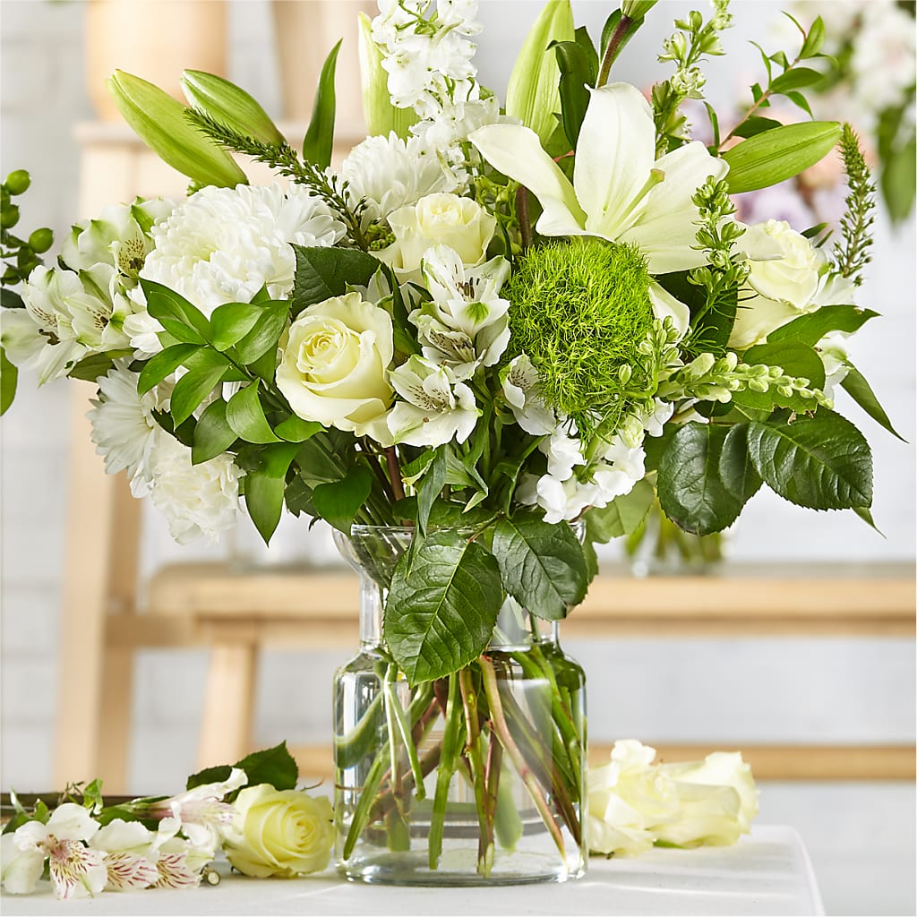 Classic Ivory – A Florist Original – Rustic Daisy Floral, Pahrump NV