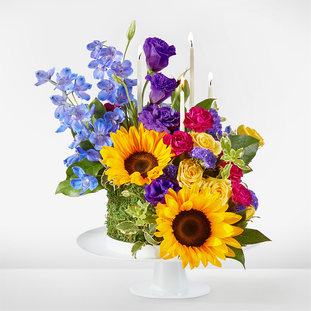 Star of the Day Floral Cake – Rustic Daisy Floral, Pahrump NV