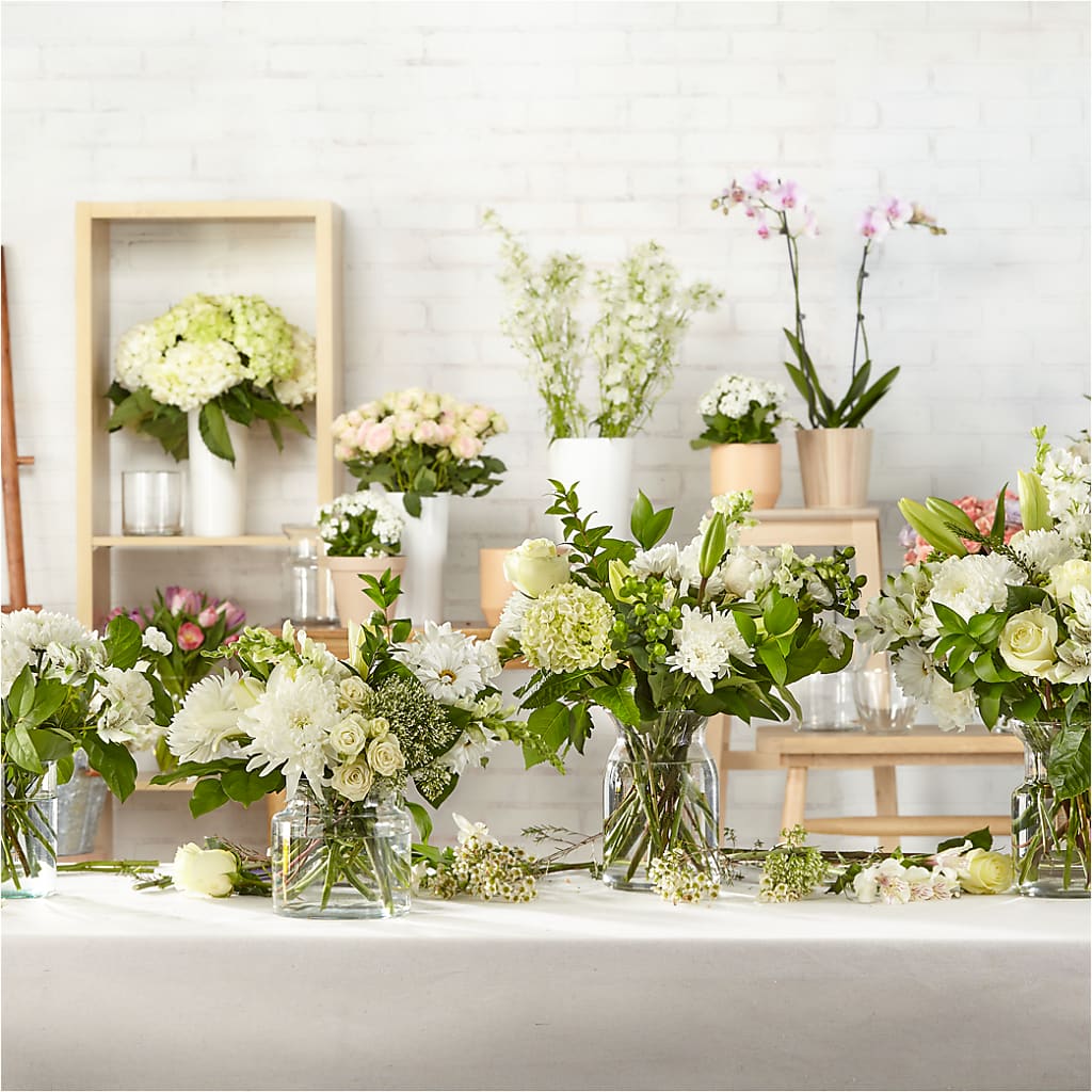 Classic Ivory – A Florist Original –  Rustic Daisy Floral, Pahrump NV